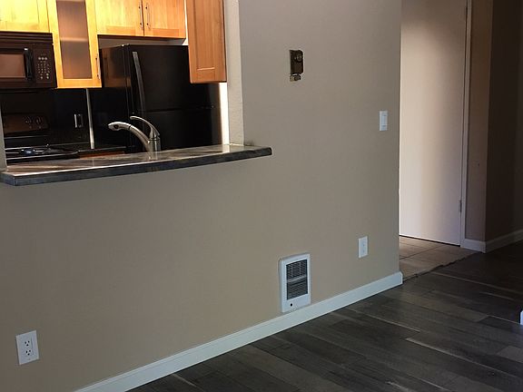 5th image of 687 Royston Ln APT 125