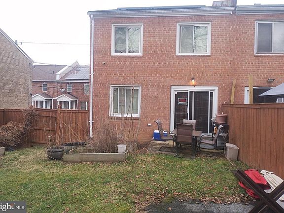 4th image of 2221 Ridge Pl SE