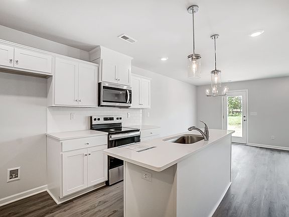 5th image of 508A Elpine St