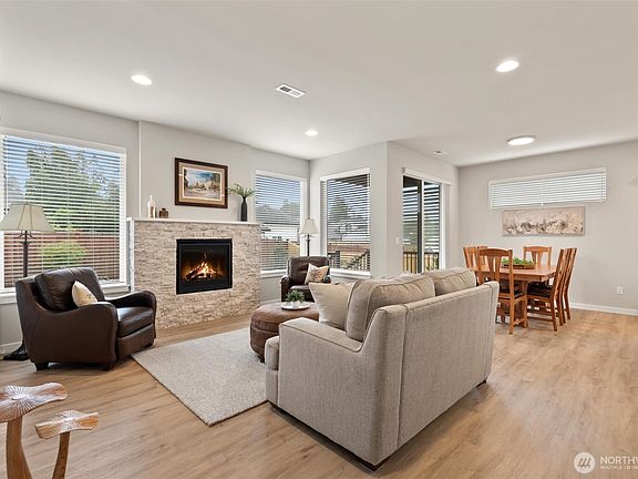 4th image of 501 SW Fairway Drive