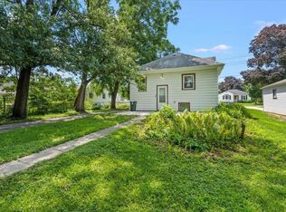 628 W Parker St, Waterloo, IA 50703
