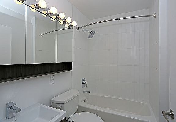 4th image of 410 W 53rd St APT 417