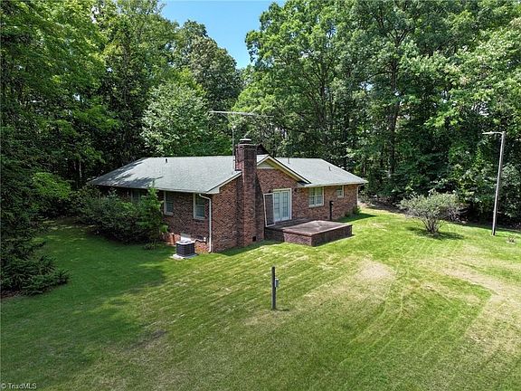 5th image of 2548 Moir Mill Rd