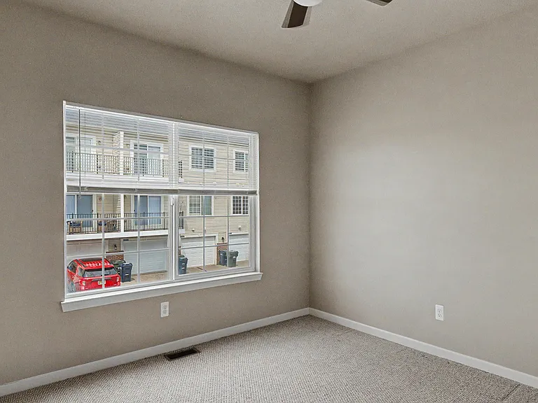 43018 Burlington Dr — Photo 26