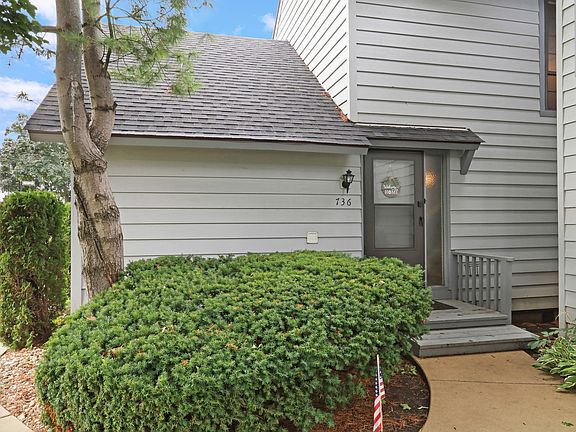 3rd image of 736 Glen Way