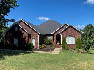 307 Autumnwood Dr, Russellville, AR 72802