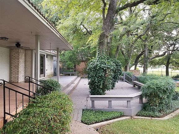 2nd image of 1111 Country Club Ct
