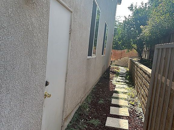 4th image of 23703 Red Oak Ct