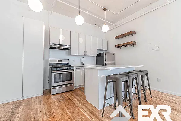 Rented by EXR | media 2