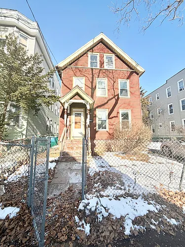 255 W Ivy St #1 Photo 1