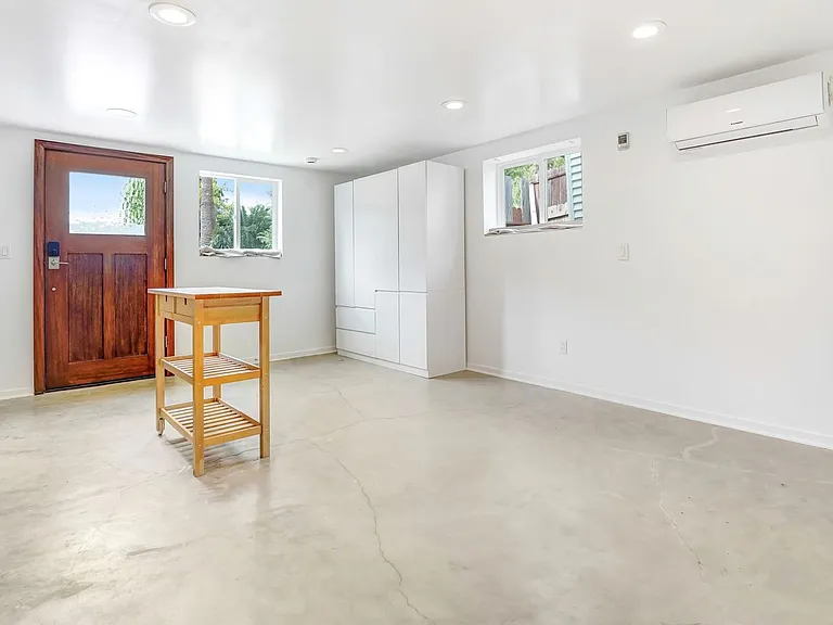 265 Plymouth Dr. — Photo 5