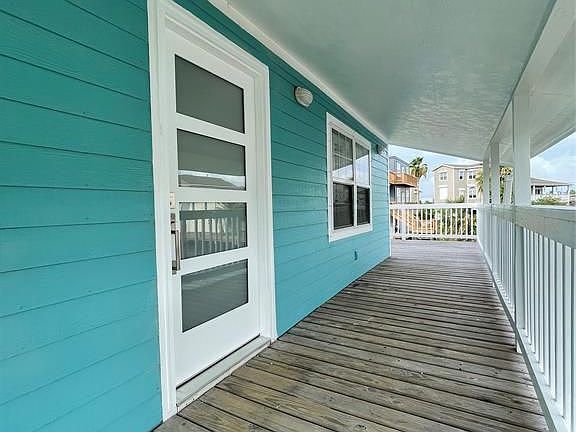 4th image of 1028 Cozy Cove Ln