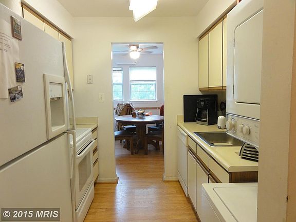 4th image of 12 Shaftsbury Ct