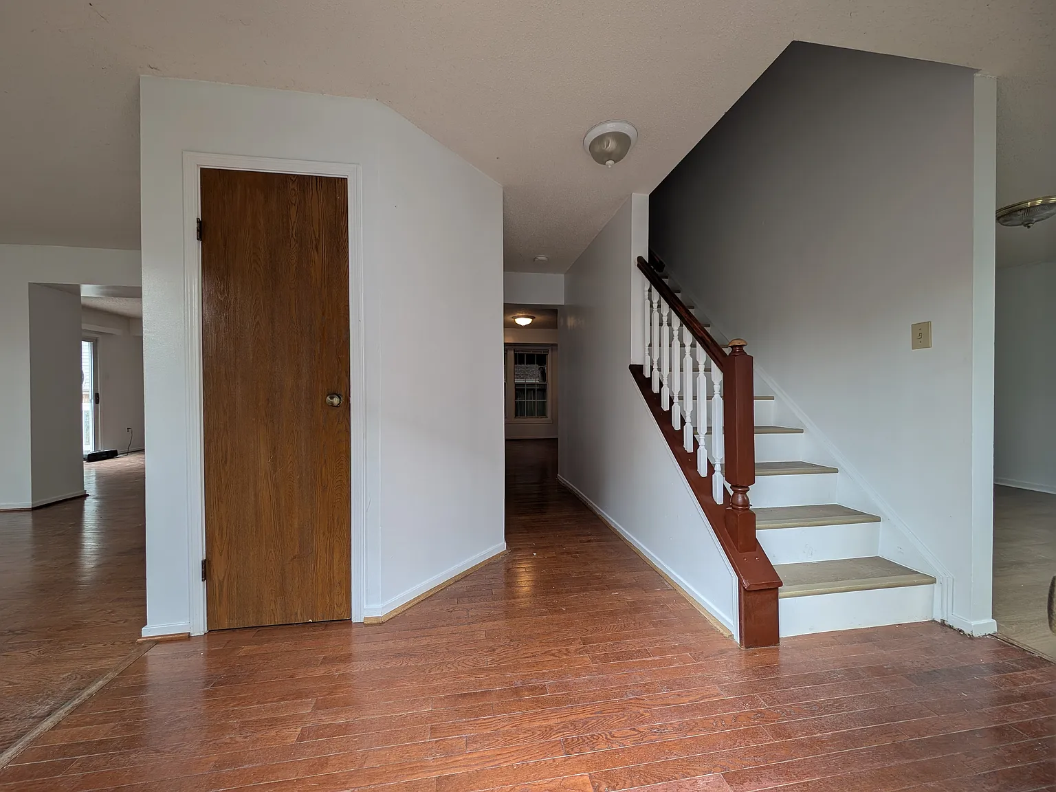 4 bed, 2.5 bath, 2240 sqft, $3,550 — Photo 3
