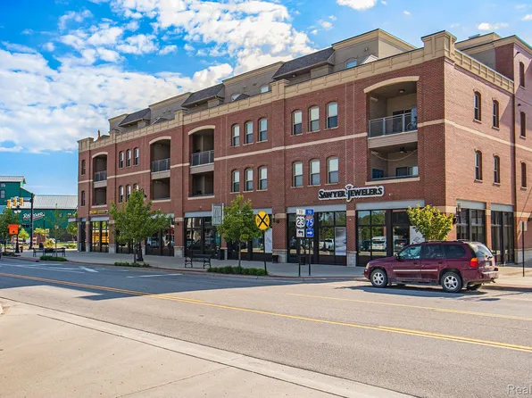 134 N Leroy St Unit 304, Fenton, MI 48430