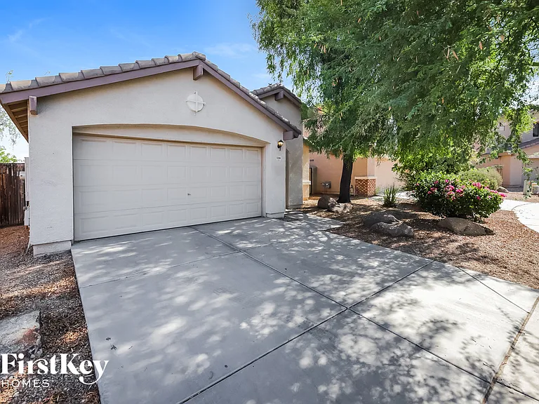 5346 W Jessica Ln — Photo 2