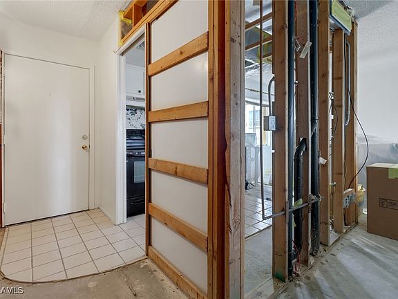 4th image of 2366 E Mall Dr APT 401