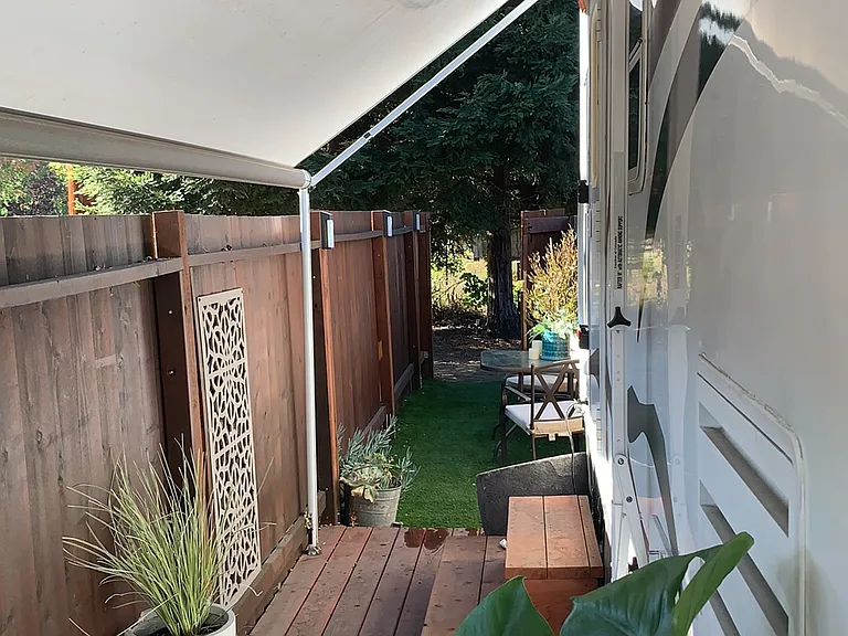 Geraldine Dr — Photo 3