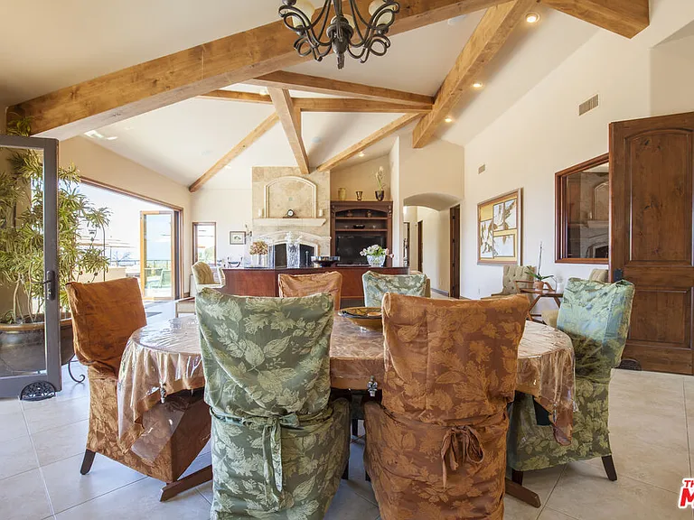 2624 Costebelle Dr — Photo 8