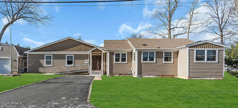 2137 Locust Rd