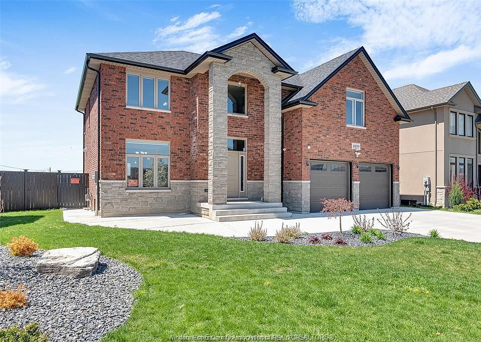 1st image of 1099 Vincent Cres