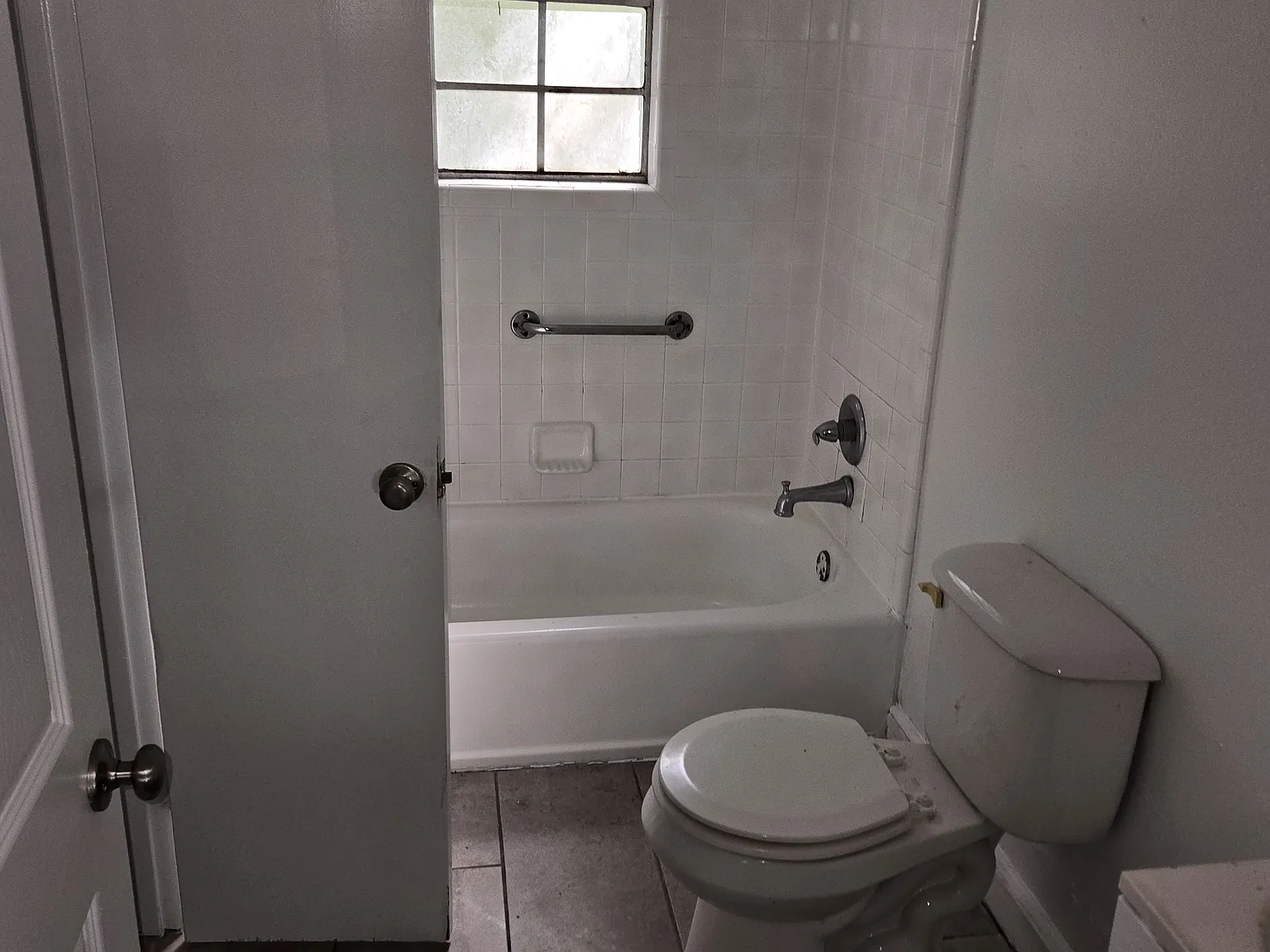 1211 Satchel St — Photo 4