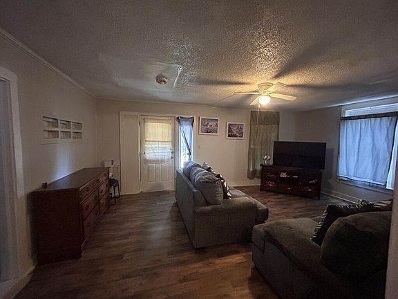 4th image of 199 Jefferson St