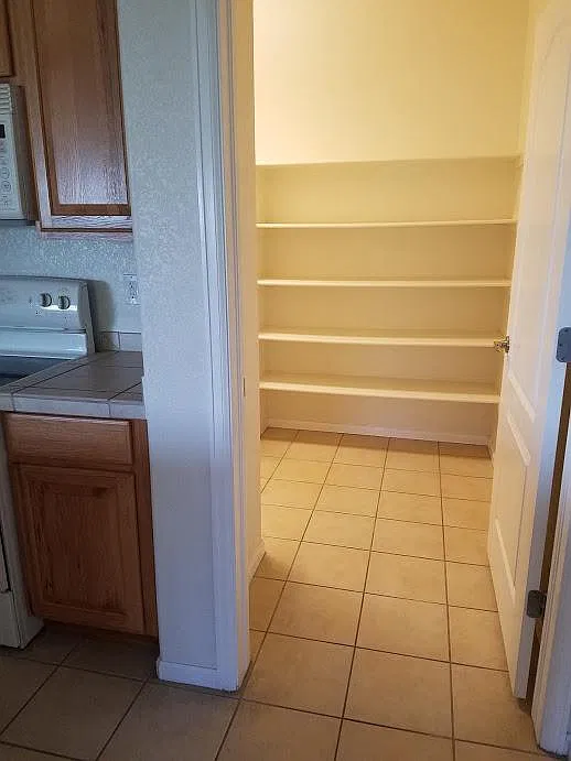 5014 Northern Lights Dr — Photo 2