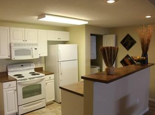 1601 SW Lane St #B-202, Topeka, KS 66604