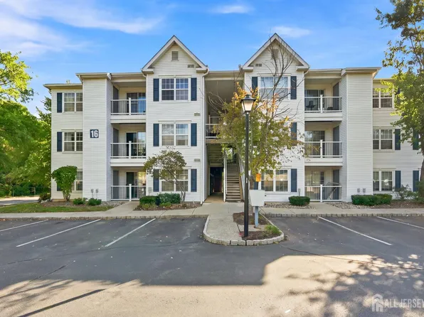 1634 Waterford Dr, Edison, NJ 08817
