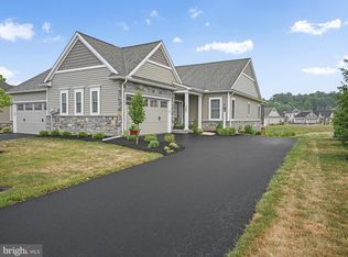 360 English Ivy Dr, Lititz, PA 17543