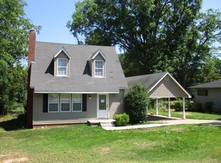 824 10th St, Lanett, AL 36863
