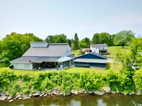 14 Hopkins Point Rd, Fort Covington, NY 12937