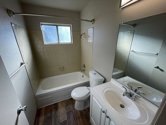 4th image of 2807 H St APT 11