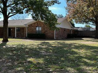 140 Towne West Dr, Lorena, TX 76655