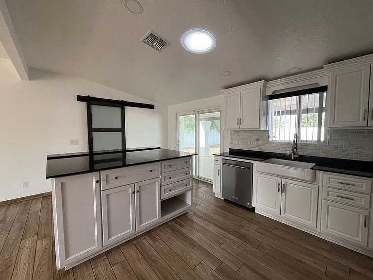 3633 N Mallard Cir — Photo 5