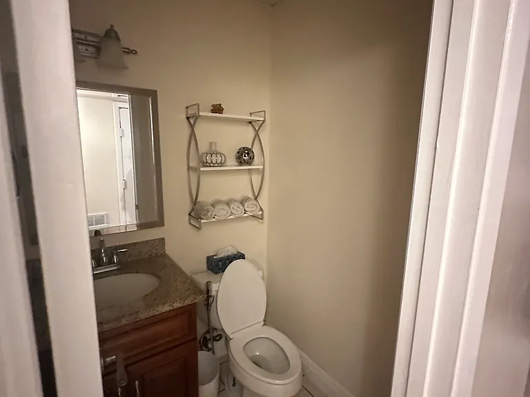412 Glenmeade Ct — Photo 8