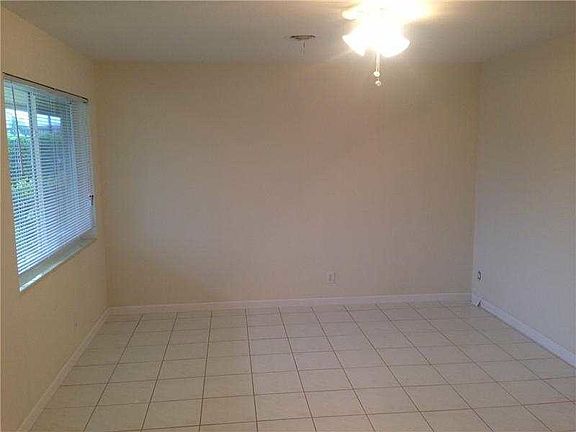 3rd image of 2021 NE 68th St #East