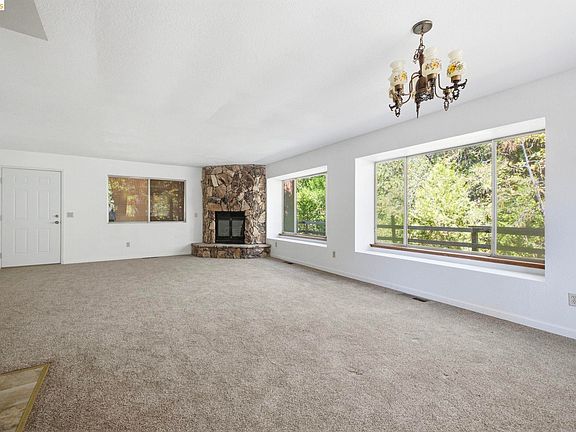 5th image of 21919 Fallview Dr