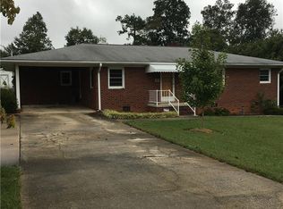 109 Edgeview Rd, High Point, NC 27260