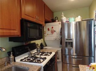 22512 Hillside Ave, Queens Village, NY 11427