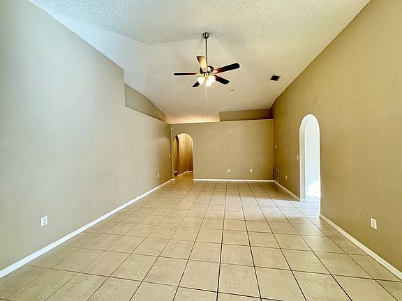 3rd image of 4032 Iveyglen Ave