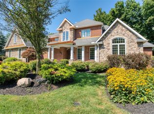 220 Edgewater Cir, Erie, PA 16509