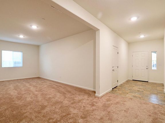 Bonus room & entry