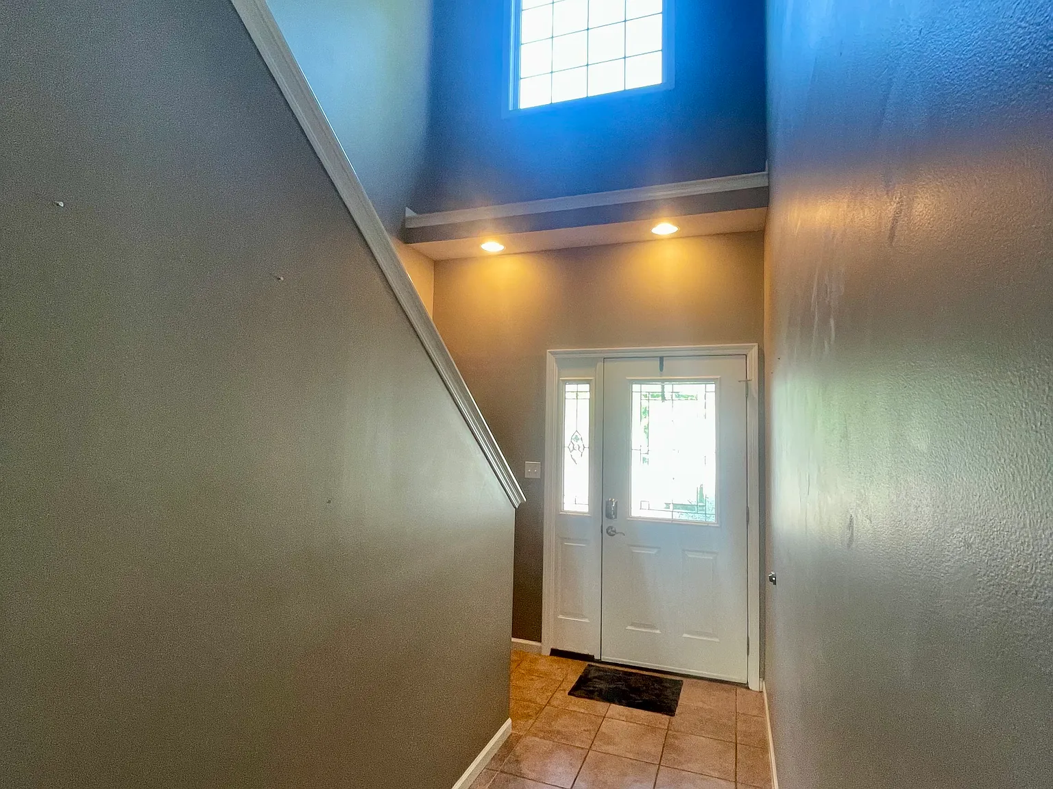3 bed, 2.5 bath, 1754 sqft, $2,100 — Photo 3