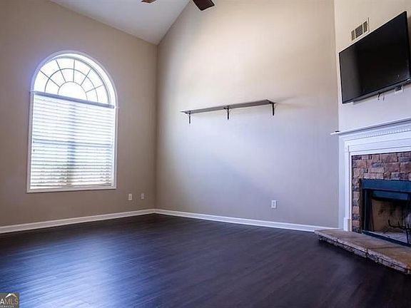3rd image of 108 Rand Way