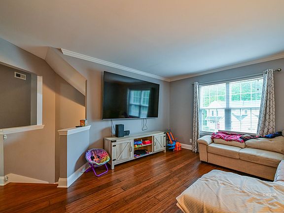 4th image of 18 Westfield Pl
