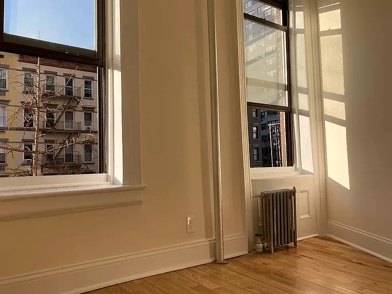 1274 1st Ave #10 — Photo 6