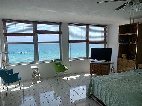 5th image of 2899 Collins Ave APT 1131