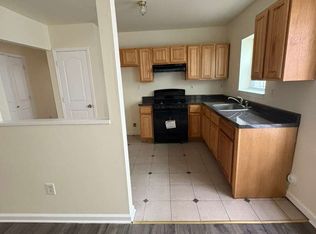 113 Leslie St #1, Newark, NJ 07112